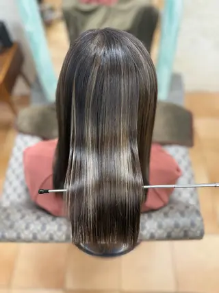 セミロング dolphin ownerのヘアスタイル