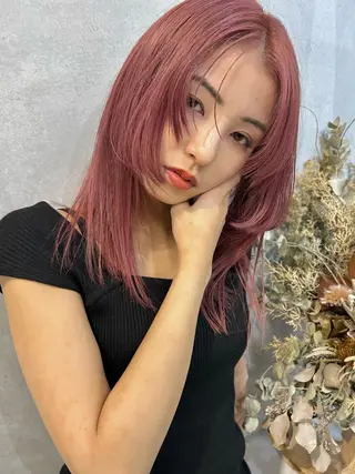 ロング 天神最安値エクステ カラーレイヤーカットのヘアスタイル