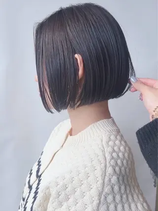 ショート カラー 松岡彩華 ボブ /グレージュのヘアスタイル