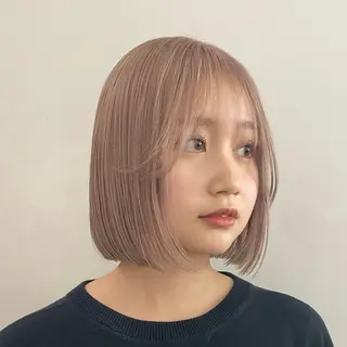 ミディアム ハイトーン💎 ホワイトベージュ坪谷のヘアスタイル