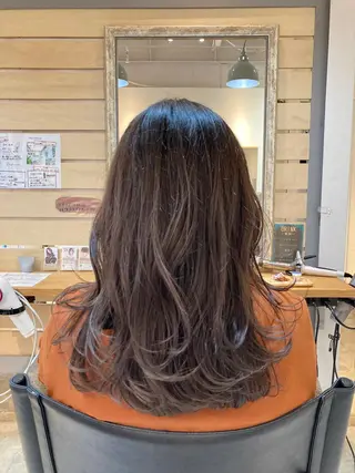 セミロング カラー 【女性指名No.1】 西口直子のヘアスタイル