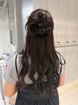 ヘアアレンジ ヘアセット🎀耳つぼ 👂💎MONAMIのヘアスタイル