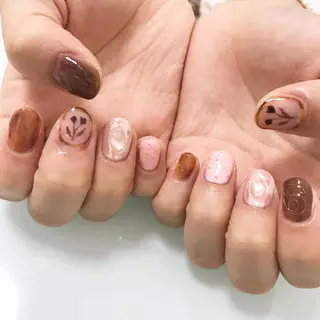 ネイル 板垣 綾乃のネイルデザイン
