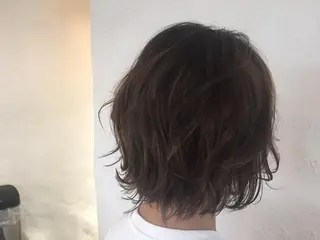 ショート カラー 伊藤 優希のヘアスタイル