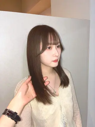 ミディアム カラー ハナダ メイのヘアスタイル