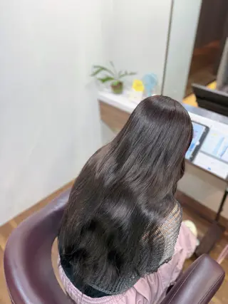 カラー 桑村 菜々のヘアスタイル
