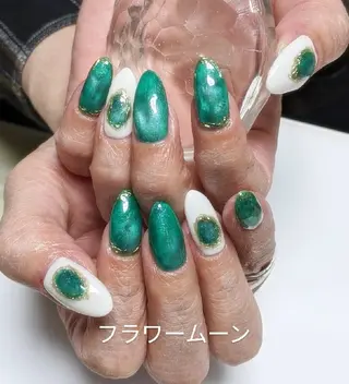 ネイル フラワー ムーンのネイルデザイン