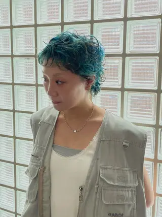 ショート カラー カワムラ⠀ マオのヘアスタイル