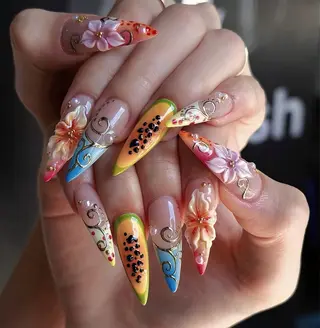 ネイル Rina Mika Nailsのネイルデザイン