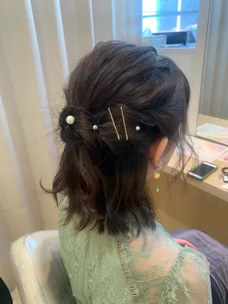 ミディアム カラー パーマ ヘアアレンジ ミドウチ アヤカのヘアスタイル