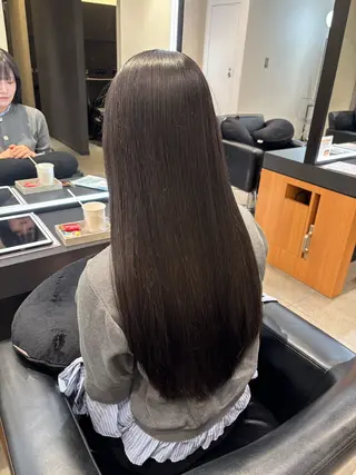 ロング KAREN（ému） 伏見/カットモデルのヘアスタイル