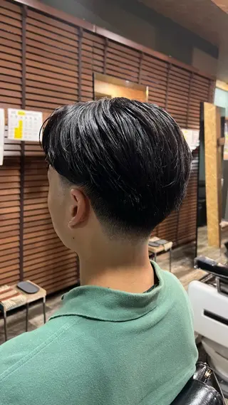 ミディアム センター分けマッシュ 募集中‼️荻沼快のヘアスタイル