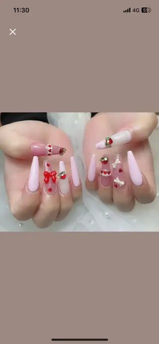 ネイル ロータス モデルのネイルデザイン