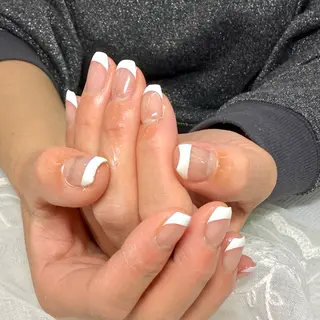 ネイル MAXKELLY正池 白フレンチ募集🕊️のネイルデザイン