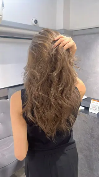 セミロング カラー YUI ハイトーンカラーのヘアスタイル