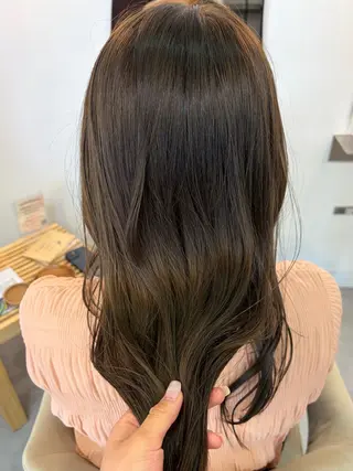 ロング カラー 駒場 まといのヘアスタイル