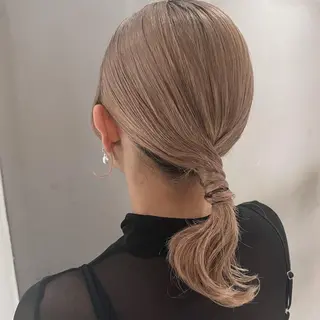 ミディアム ヘアアレンジ カジュアルを女っぽく 𝗮𝘆𝗮𝗰𝗼のヘアスタイル