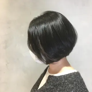 ショート ハイライトカラー レイヤーカットのヘアスタイル