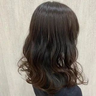 セミロング カラー 🫧透け感⋆艶髪💎 山口アヤカのヘアスタイル