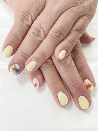 ネイル レイレア ネイルルームのネイルデザイン