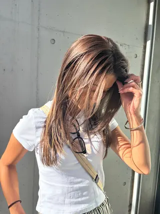 セミロング 宇留間 涼香のヘアスタイル