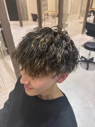 パーマ 永谷 嵐士のヘアスタイル
