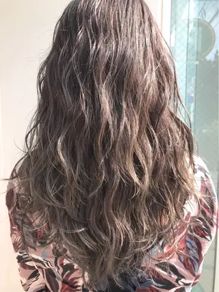 カラー YUTA スパイラルパーマ🔥のヘアスタイル