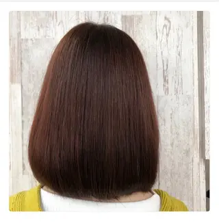 カラー 矢代 彩華のヘアスタイル