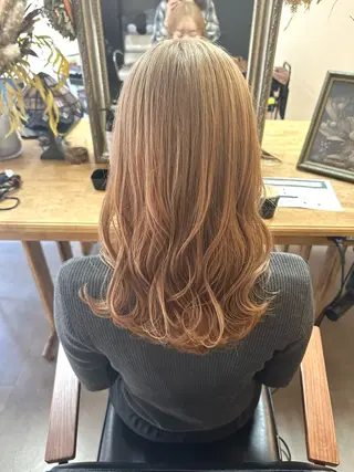 セミロング カラー いけだ ひかり ハイライトくびれヘアのヘアスタイル