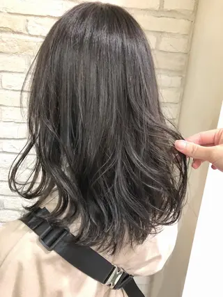 ミディアム カラー 大平 美沙のヘアスタイル