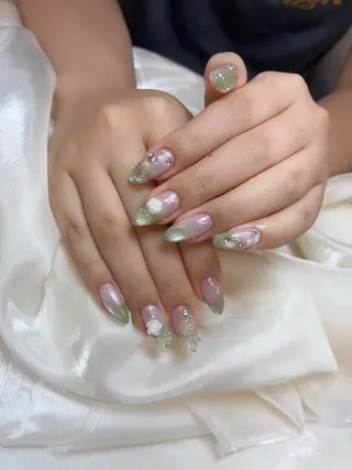ネイル 佐藤 依娜のネイルデザイン