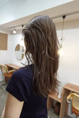 セミロング まさと/ブリーチなし カラーレイヤーカットのヘアスタイル