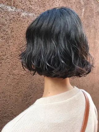 ショート カラー パーマ ヘアアレンジ 松田 亮葉のヘアスタイル