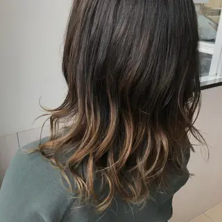 ミディアム カラー Oopsレイヤー 加藤澄都のヘアスタイル