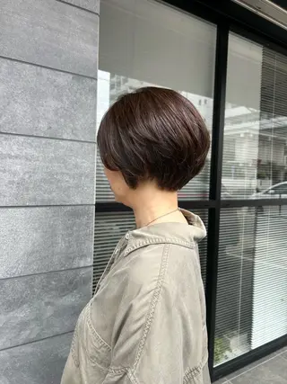 ショート カラー 鈴木 よつはのヘアスタイル