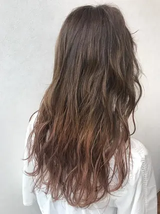 ロング カラー AGU akariのヘアスタイル