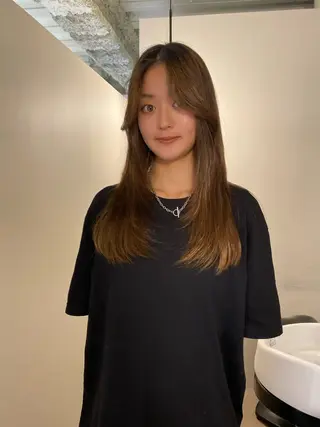 ロング shuri/透明感カ ラー/レイヤーカットのヘアスタイル