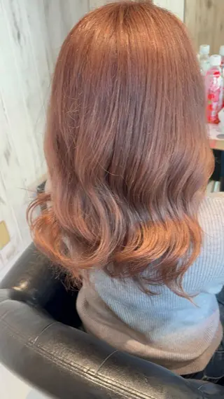 セミロング 鶴谷 麻衣のヘアスタイル