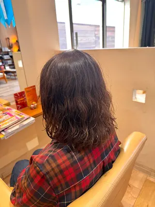 セミロング パーマ cyan 水川和馬のヘアスタイル