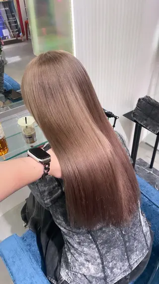 カラー Mii. 内田萌々のヘアスタイル