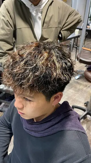 パーマ メンズ 大人のメンズパーマ/ 丁寧なカウンセリングのヘアスタイル