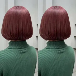 ミディアム 💕透明感赤味カラー ぱっつんボブ🩷のヘアスタイル