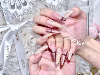 ネイル ✨Nailsalon Vi+✨のネイルデザイン