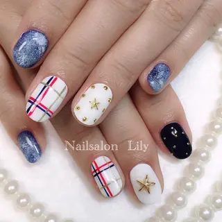 ネイル Lily*nail 🌻Mii🌻のネイルデザイン