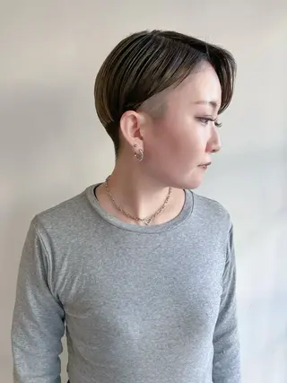 ショート カラー 川間 将彦のヘアスタイル