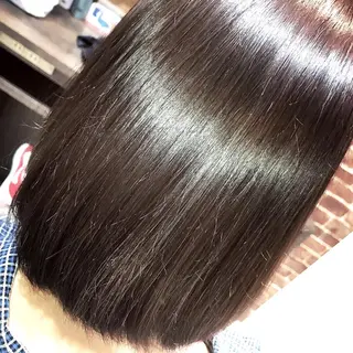 ショート カラー コミヤ チナミのヘアスタイル