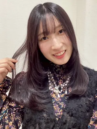 セミロング グラスヘアー石垣 渕 七海のヘアスタイル