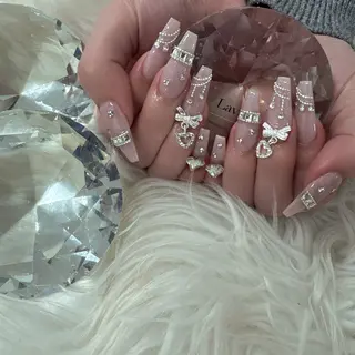ネイル lavia🖤 ayumiのネイルデザイン