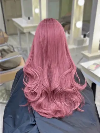 ヘアアレンジ SHION🍒ྀི/ ヘアメ/ピンクカラーのヘアスタイル