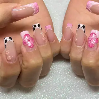 ネイル VIERU 🌈🎀💖のネイルデザイン